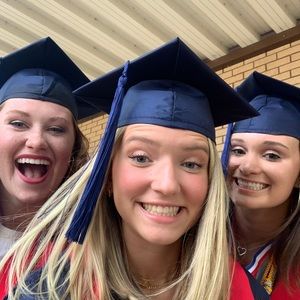 Meet your Posher, Ainsley